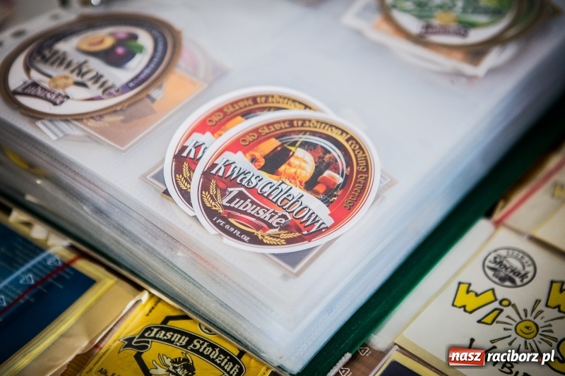 Zdjęcie w galerii na portalu naszraciborz.pl: Trwa Międzynarodowa Giełda Birofiliów wiadomości z regionu