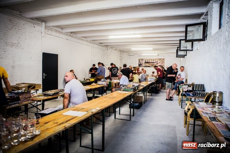 Zdjęcie w galerii na portalu naszraciborz.pl: Trwa Międzynarodowa Giełda Birofiliów wiadomości z regionu