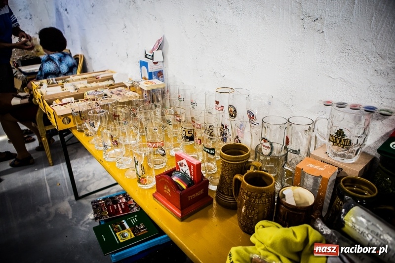 Zdjęcie w galerii na portalu naszraciborz.pl: Trwa Międzynarodowa Giełda Birofiliów wiadomości z regionu