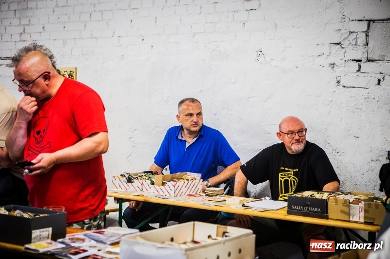 Zdjęcie w galerii na portalu naszraciborz.pl: Trwa Międzynarodowa Giełda Birofiliów wiadomości z regionu