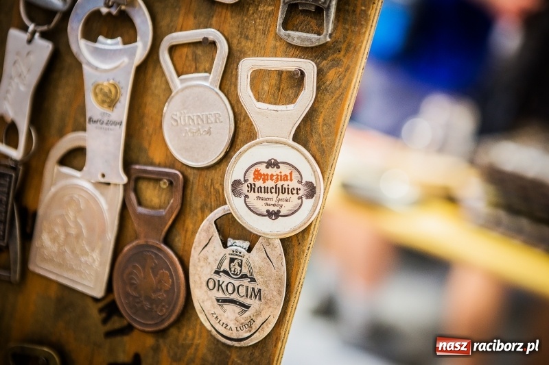 Zdjęcie w galerii na portalu naszraciborz.pl: Trwa Międzynarodowa Giełda Birofiliów wiadomości z regionu