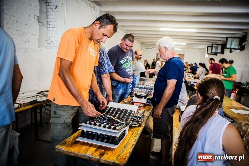 Zdjęcie w galerii na portalu naszraciborz.pl: Trwa Międzynarodowa Giełda Birofiliów wiadomości z regionu
