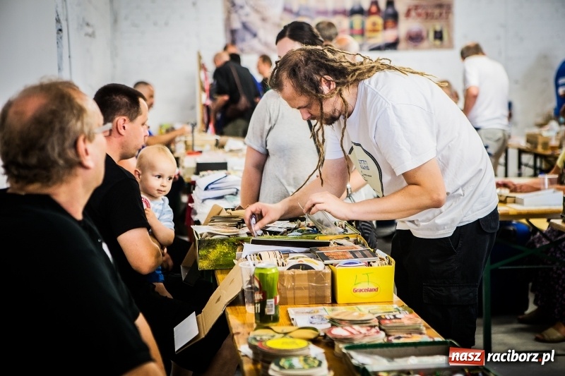 Zdjęcie w galerii na portalu naszraciborz.pl: Trwa Międzynarodowa Giełda Birofiliów wiadomości z regionu