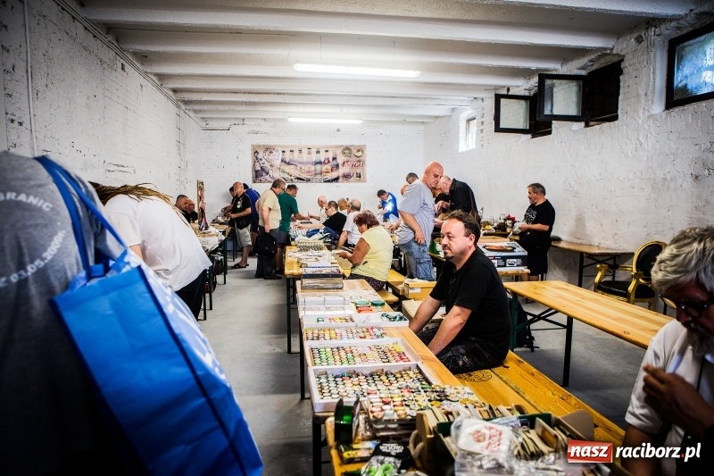Zdjęcie w galerii na portalu naszraciborz.pl: Trwa Międzynarodowa Giełda Birofiliów wiadomości z regionu