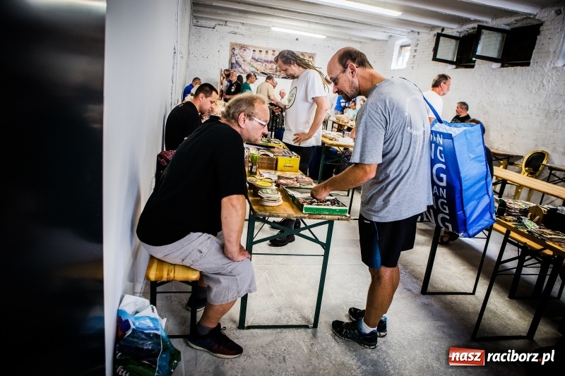 Zdjęcie w galerii na portalu naszraciborz.pl: Trwa Międzynarodowa Giełda Birofiliów wiadomości z regionu