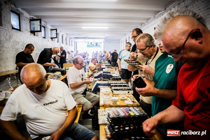 Zdjęcie w galerii na portalu naszraciborz.pl: Trwa Międzynarodowa Giełda Birofiliów wiadomości z regionu