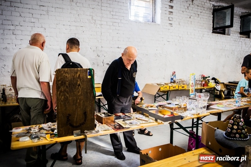 Zdjęcie w galerii na portalu naszraciborz.pl: Trwa Międzynarodowa Giełda Birofiliów wiadomości z regionu