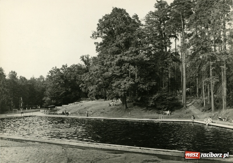 Zdjęcie w galerii na portalu naszraciborz.pl: Lata świetności uroczyska Buk w Rudach koło Raciborza na starej fotografii wiadomości z regionu
