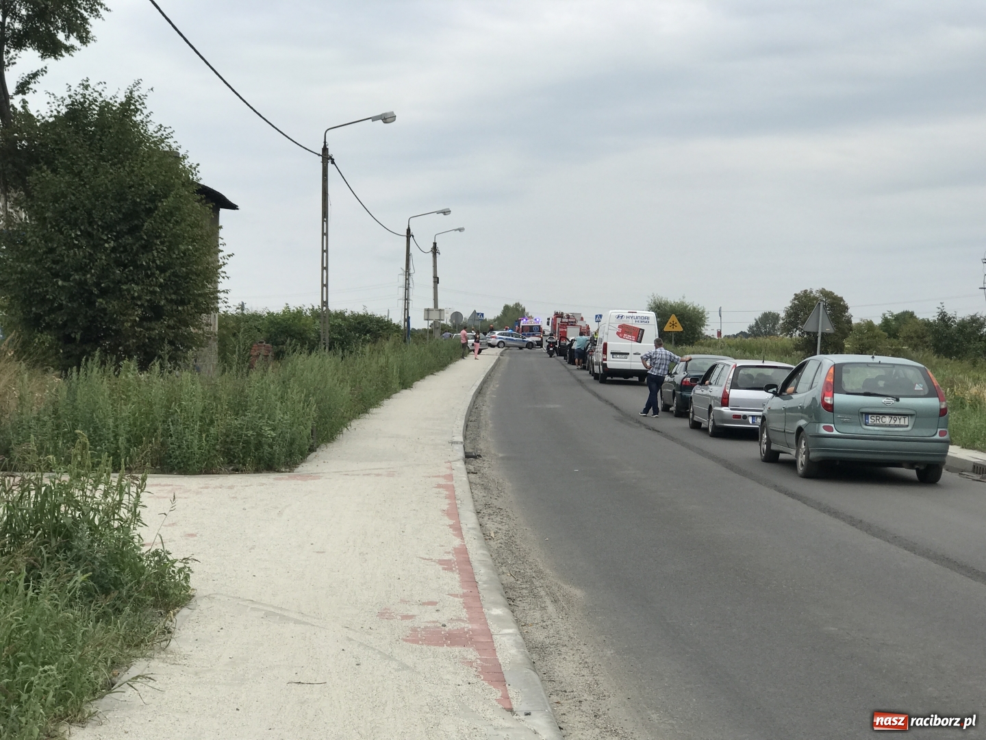 Zdjęcie w galerii na portalu naszraciborz.pl: Zderzenie audi i rowerzysty przed mostem na UIdze wiadomości z regionu