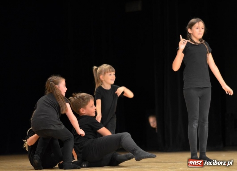 Zdjęcie w galerii na portalu naszraciborz.pl: Wulkan energii, humoru i talentu na warsztatach teatralnych w Raciborskim Centrum Kultury wiadomości z regionu