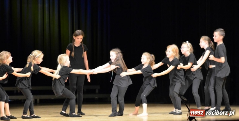 Zdjęcie w galerii na portalu naszraciborz.pl: Wulkan energii, humoru i talentu na warsztatach teatralnych w Raciborskim Centrum Kultury wiadomości z regionu