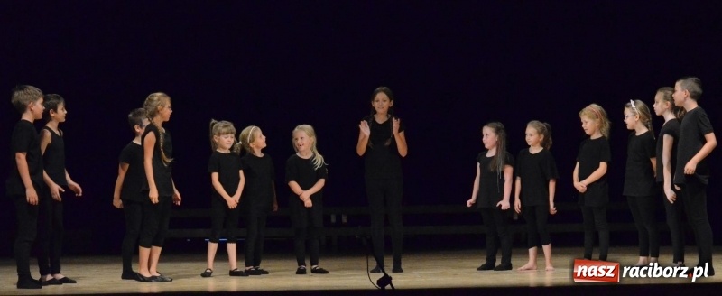 Zdjęcie w galerii na portalu naszraciborz.pl: Wulkan energii, humoru i talentu na warsztatach teatralnych w Raciborskim Centrum Kultury wiadomości z regionu