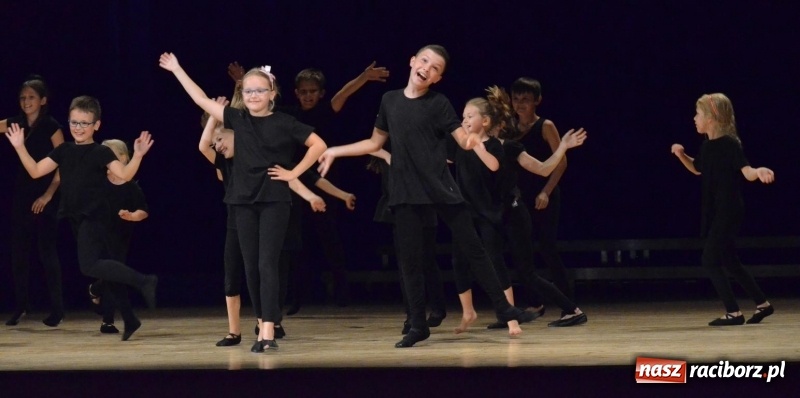 Zdjęcie w galerii na portalu naszraciborz.pl: Wulkan energii, humoru i talentu na warsztatach teatralnych w Raciborskim Centrum Kultury wiadomości z regionu