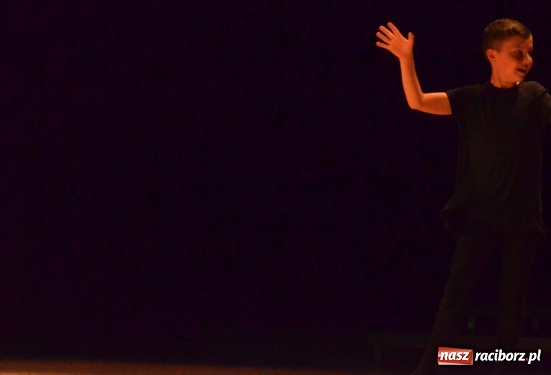 Zdjęcie w galerii na portalu naszraciborz.pl: Wulkan energii, humoru i talentu na warsztatach teatralnych w Raciborskim Centrum Kultury wiadomości z regionu