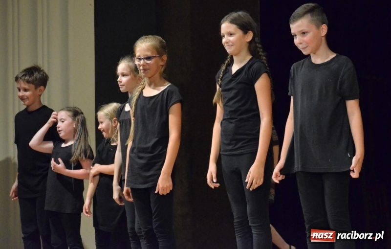 Zdjęcie w galerii na portalu naszraciborz.pl: Wulkan energii, humoru i talentu na warsztatach teatralnych w Raciborskim Centrum Kultury wiadomości z regionu