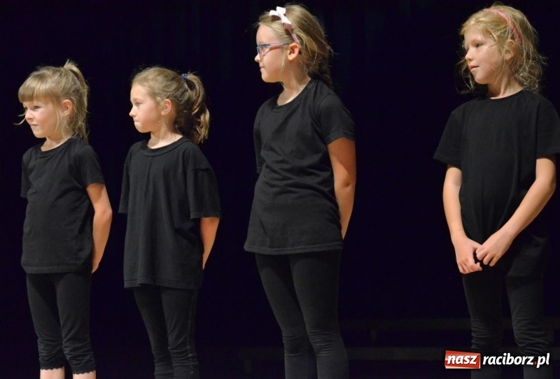 Zdjęcie w galerii na portalu naszraciborz.pl: Wulkan energii, humoru i talentu na warsztatach teatralnych w Raciborskim Centrum Kultury wiadomości z regionu