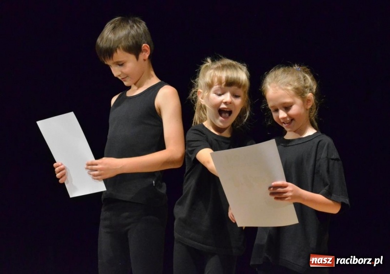 Zdjęcie w galerii na portalu naszraciborz.pl: Wulkan energii, humoru i talentu na warsztatach teatralnych w Raciborskim Centrum Kultury wiadomości z regionu