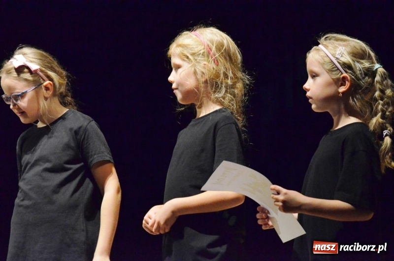 Zdjęcie w galerii na portalu naszraciborz.pl: Wulkan energii, humoru i talentu na warsztatach teatralnych w Raciborskim Centrum Kultury wiadomości z regionu