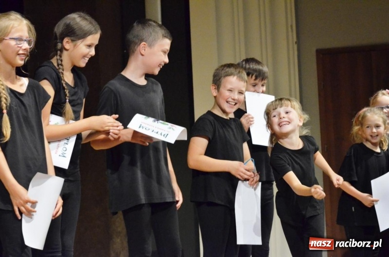 Zdjęcie w galerii na portalu naszraciborz.pl: Wulkan energii, humoru i talentu na warsztatach teatralnych w Raciborskim Centrum Kultury wiadomości z regionu