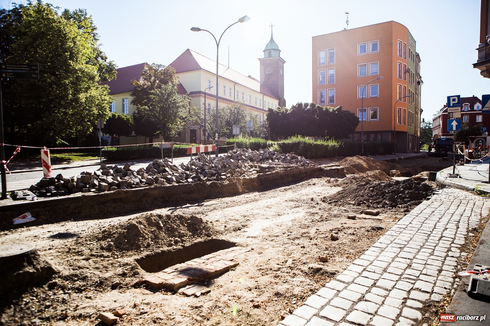 Zdjęcie w galerii na portalu naszraciborz.pl: Kolejne interesujące odkrycie na ulicy Długiej  wiadomości z regionu