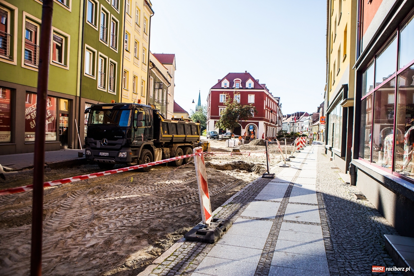 Zdjęcie w galerii na portalu naszraciborz.pl: Kolejne interesujące odkrycie na ulicy Długiej  wiadomości z regionu