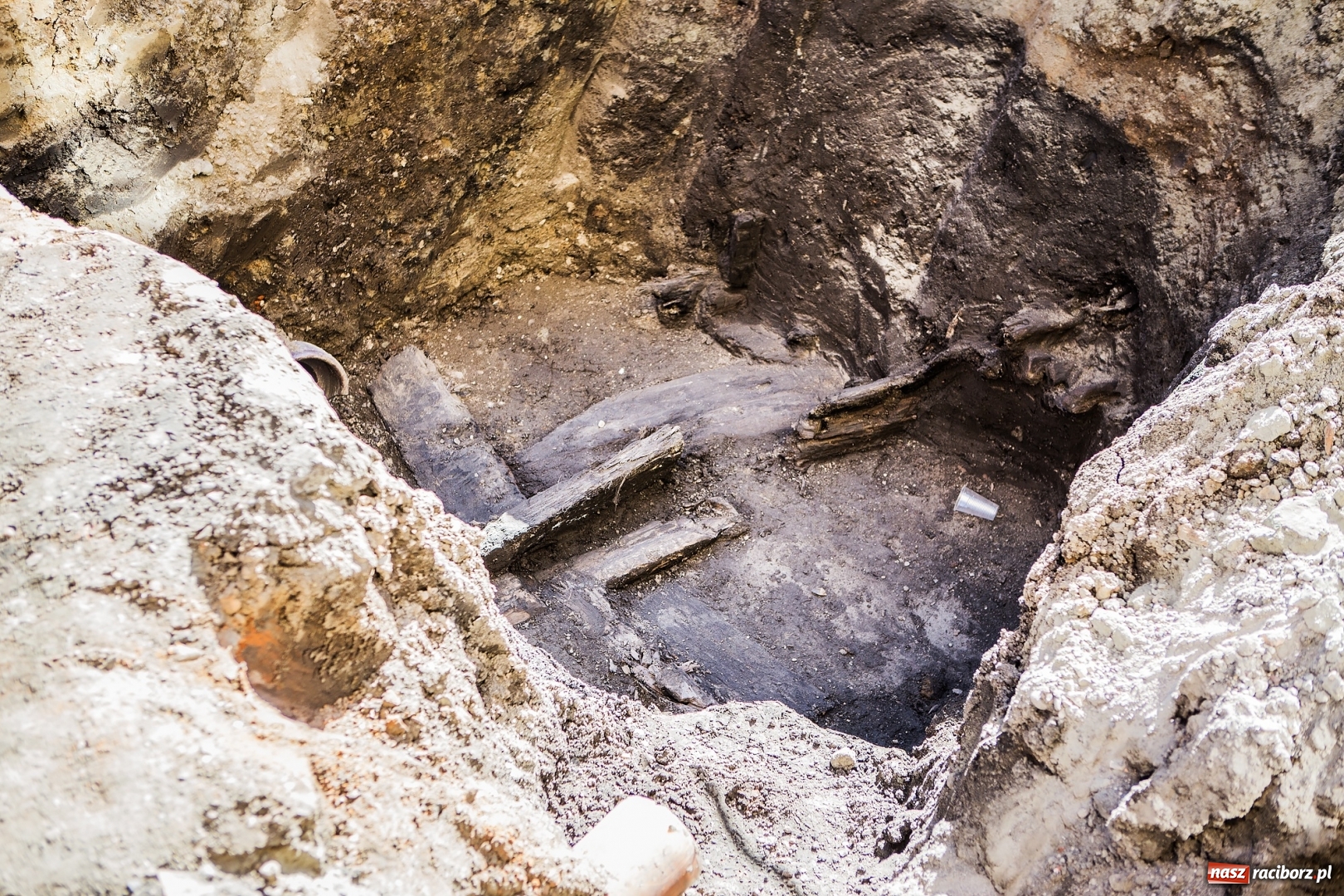 Zdjęcie w galerii na portalu naszraciborz.pl: Kolejne interesujące odkrycie na ulicy Długiej  wiadomości z regionu