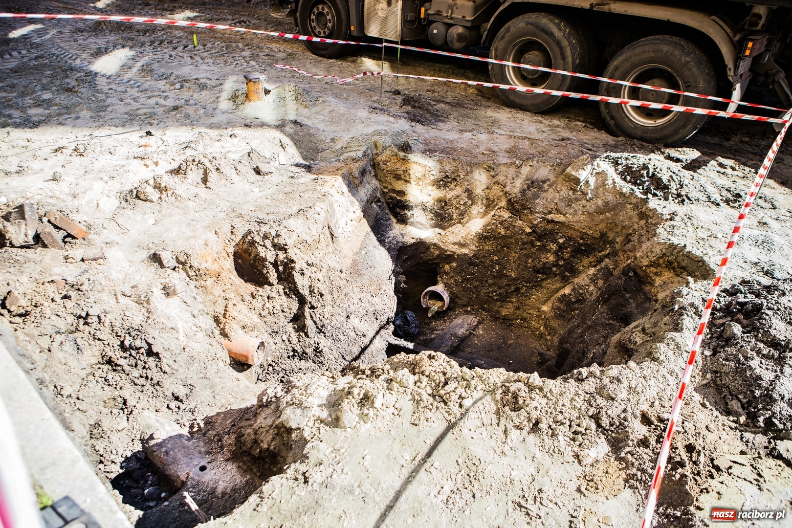 Zdjęcie w galerii na portalu naszraciborz.pl: Kolejne interesujące odkrycie na ulicy Długiej  wiadomości z regionu