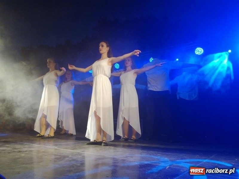 Zdjęcie w galerii na portalu naszraciborz.pl: Koło gitarowe, balet, hip-hop, mała modelarnia - nowa oferta zajęć w Młodzieżowym Domu Kultury wiadomości z regionu