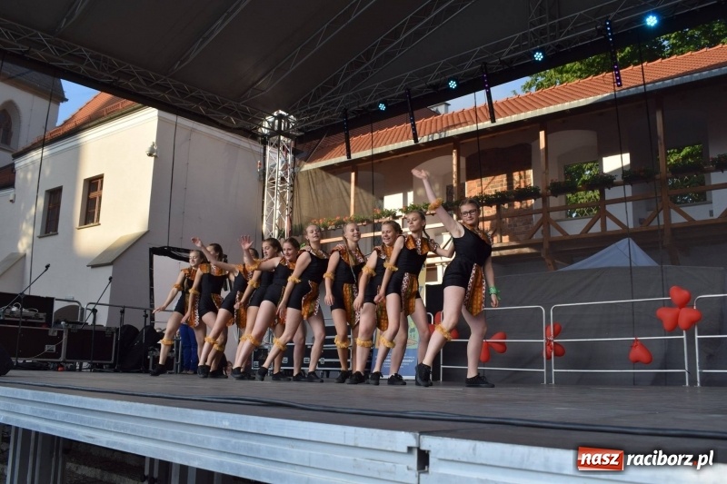 Zdjęcie w galerii na portalu naszraciborz.pl: Koło gitarowe, balet, hip-hop, mała modelarnia - nowa oferta zajęć w Młodzieżowym Domu Kultury wiadomości z regionu