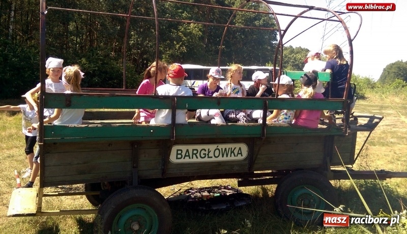 Zdjęcie w galerii na portalu naszraciborz.pl: Uczestnicy Lata z biblioteką na rancho w Bargłówce wiadomości z regionu