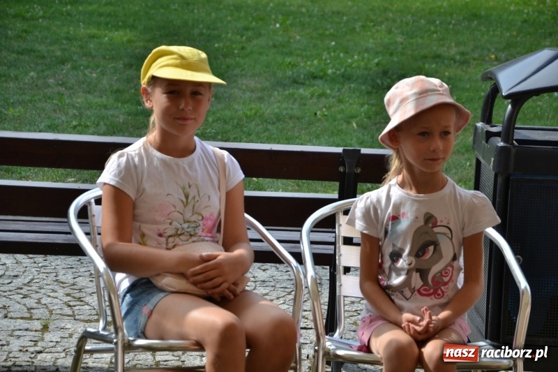 Zdjęcie w galerii na portalu naszraciborz.pl: Spotkanie z płatnerzem, czyli letnia akcja Zamkowe Zuchy 2017 na Zamku Piastowskim wiadomości z regionu