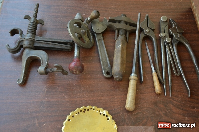 Zdjęcie w galerii na portalu naszraciborz.pl: Spotkanie z płatnerzem, czyli letnia akcja Zamkowe Zuchy 2017 na Zamku Piastowskim wiadomości z regionu