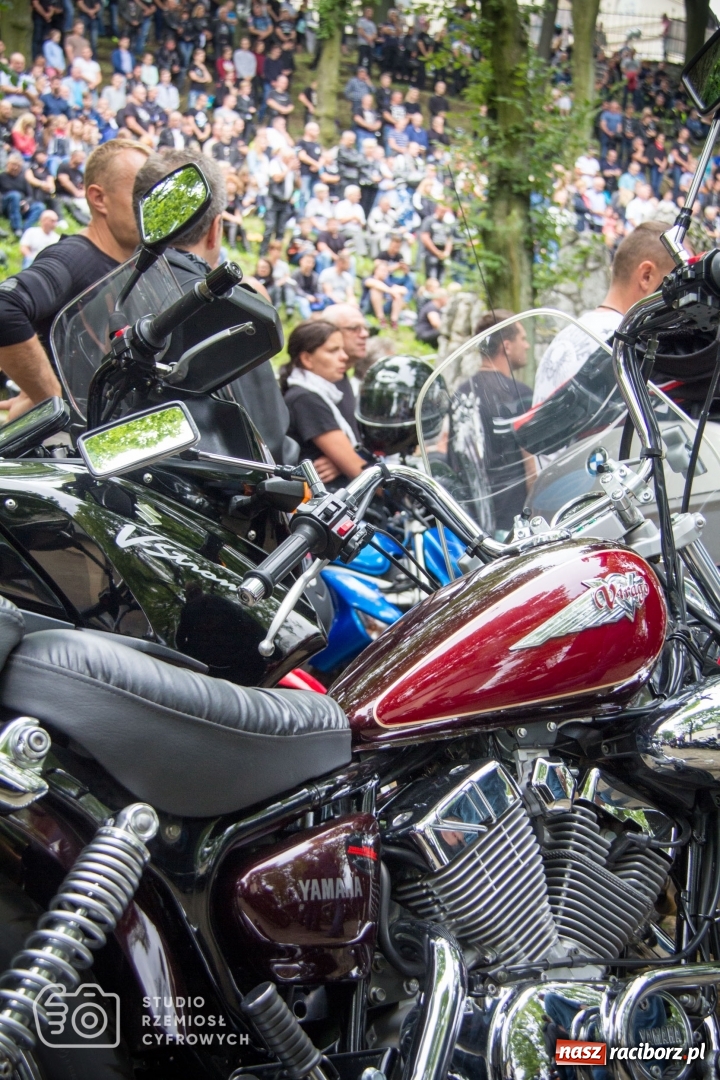 Zdjęcie w galerii na portalu naszraciborz.pl: Duża grupa raciborzan na pielgrzymce motocyklistów na Górę św. Anny wiadomości z regionu