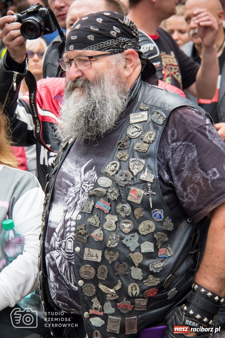 Zdjęcie w galerii na portalu naszraciborz.pl: Duża grupa raciborzan na pielgrzymce motocyklistów na Górę św. Anny wiadomości z regionu