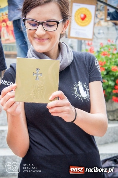 Zdjęcie w galerii na portalu naszraciborz.pl: Duża grupa raciborzan na pielgrzymce motocyklistów na Górę św. Anny wiadomości z regionu