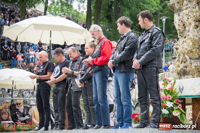 Zdjęcie w galerii na portalu naszraciborz.pl: Duża grupa raciborzan na pielgrzymce motocyklistów na Górę św. Anny wiadomości z regionu