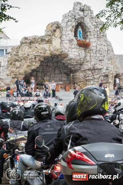 Zdjęcie w galerii na portalu naszraciborz.pl: Duża grupa raciborzan na pielgrzymce motocyklistów na Górę św. Anny wiadomości z regionu