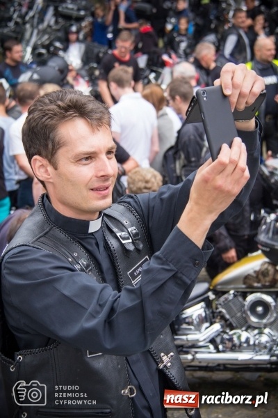 Zdjęcie w galerii na portalu naszraciborz.pl: Duża grupa raciborzan na pielgrzymce motocyklistów na Górę św. Anny wiadomości z regionu