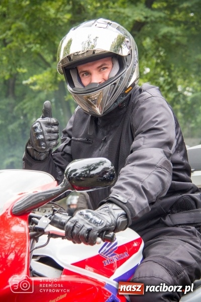 Zdjęcie w galerii na portalu naszraciborz.pl: Duża grupa raciborzan na pielgrzymce motocyklistów na Górę św. Anny wiadomości z regionu