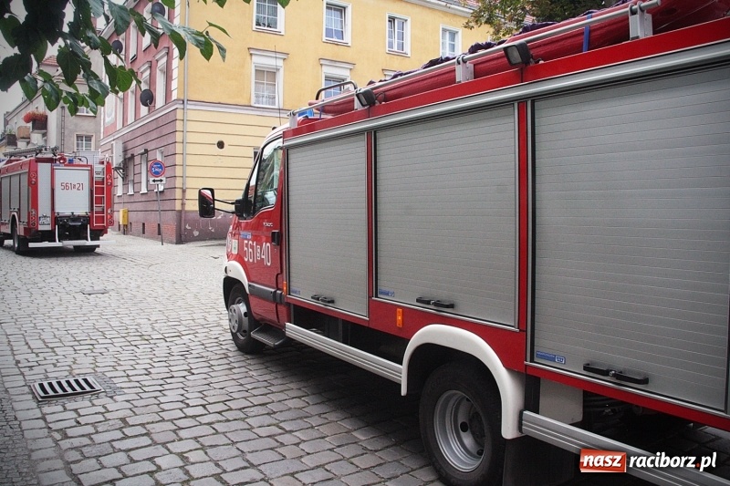Zdjęcie w galerii na portalu naszraciborz.pl: Czad znowu zaatakował? Interwencja na Długiej  wiadomości z regionu