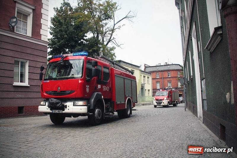 Zdjęcie w galerii na portalu naszraciborz.pl: Czad znowu zaatakował? Interwencja na Długiej  wiadomości z regionu