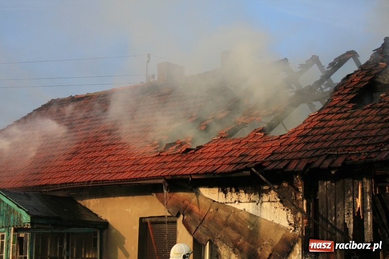 Zdjęcie w galerii na portalu naszraciborz.pl: 250 tysięcy złotych strat po wczorajszym pożarze w Zawadzie Książęcej! wiadomości z regionu