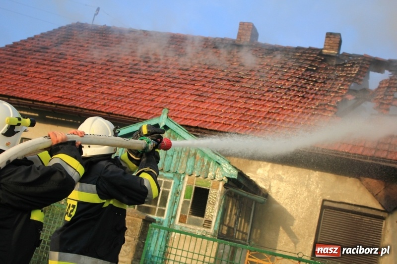 Zdjęcie w galerii na portalu naszraciborz.pl: 250 tysięcy złotych strat po wczorajszym pożarze w Zawadzie Książęcej! wiadomości z regionu