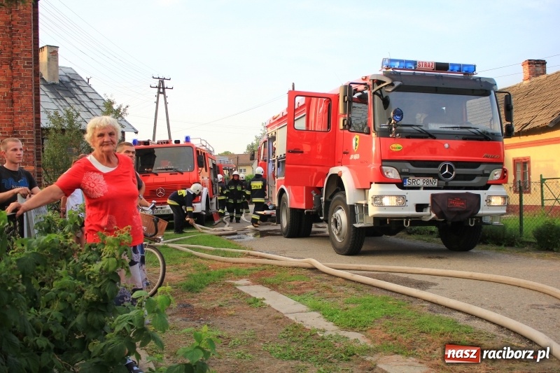Zdjęcie w galerii na portalu naszraciborz.pl: 250 tysięcy złotych strat po wczorajszym pożarze w Zawadzie Książęcej! wiadomości z regionu
