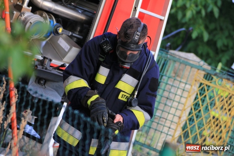 Zdjęcie w galerii na portalu naszraciborz.pl: 250 tysięcy złotych strat po wczorajszym pożarze w Zawadzie Książęcej! wiadomości z regionu