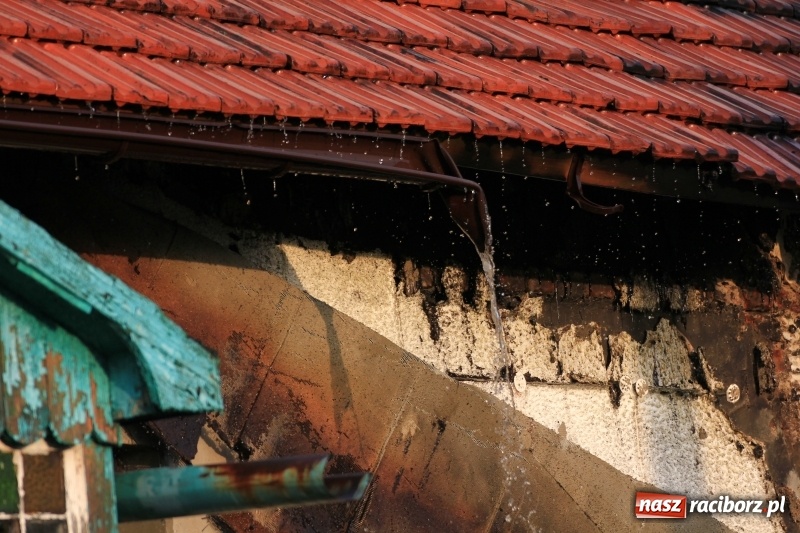 Zdjęcie w galerii na portalu naszraciborz.pl: 250 tysięcy złotych strat po wczorajszym pożarze w Zawadzie Książęcej! wiadomości z regionu