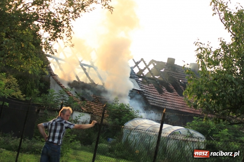 Zdjęcie w galerii na portalu naszraciborz.pl: 250 tysięcy złotych strat po wczorajszym pożarze w Zawadzie Książęcej! wiadomości z regionu