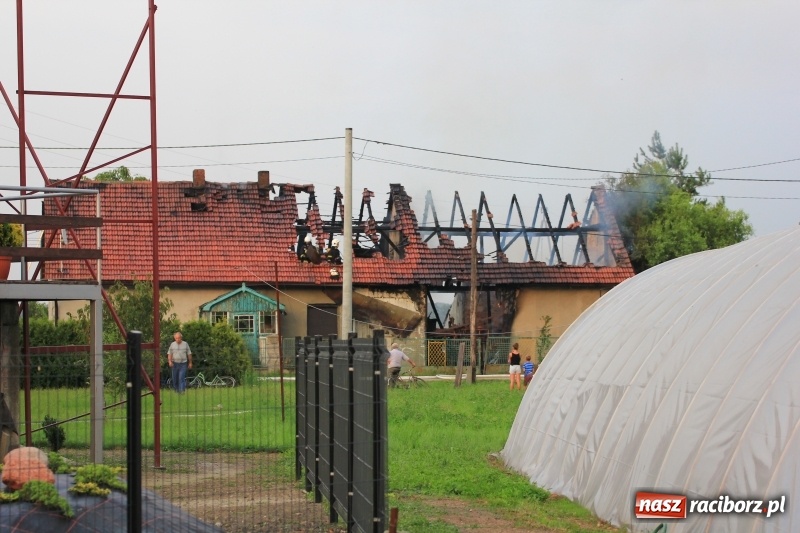 Zdjęcie w galerii na portalu naszraciborz.pl: 250 tysięcy złotych strat po wczorajszym pożarze w Zawadzie Książęcej! wiadomości z regionu