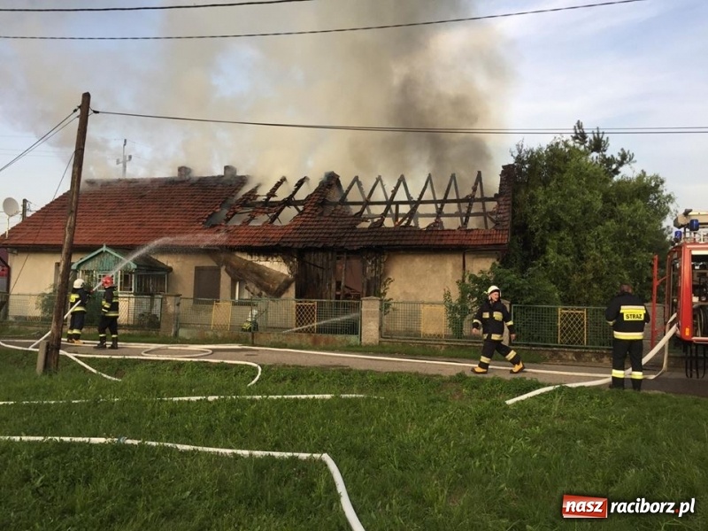 Zdjęcie w galerii na portalu naszraciborz.pl: 250 tysięcy złotych strat po wczorajszym pożarze w Zawadzie Książęcej! wiadomości z regionu