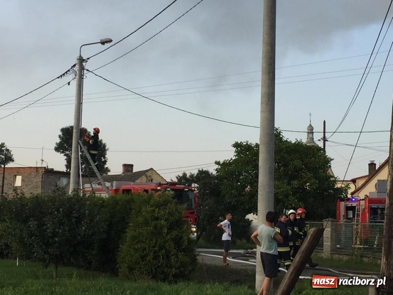 Zdjęcie w galerii na portalu naszraciborz.pl: 250 tysięcy złotych strat po wczorajszym pożarze w Zawadzie Książęcej! wiadomości z regionu